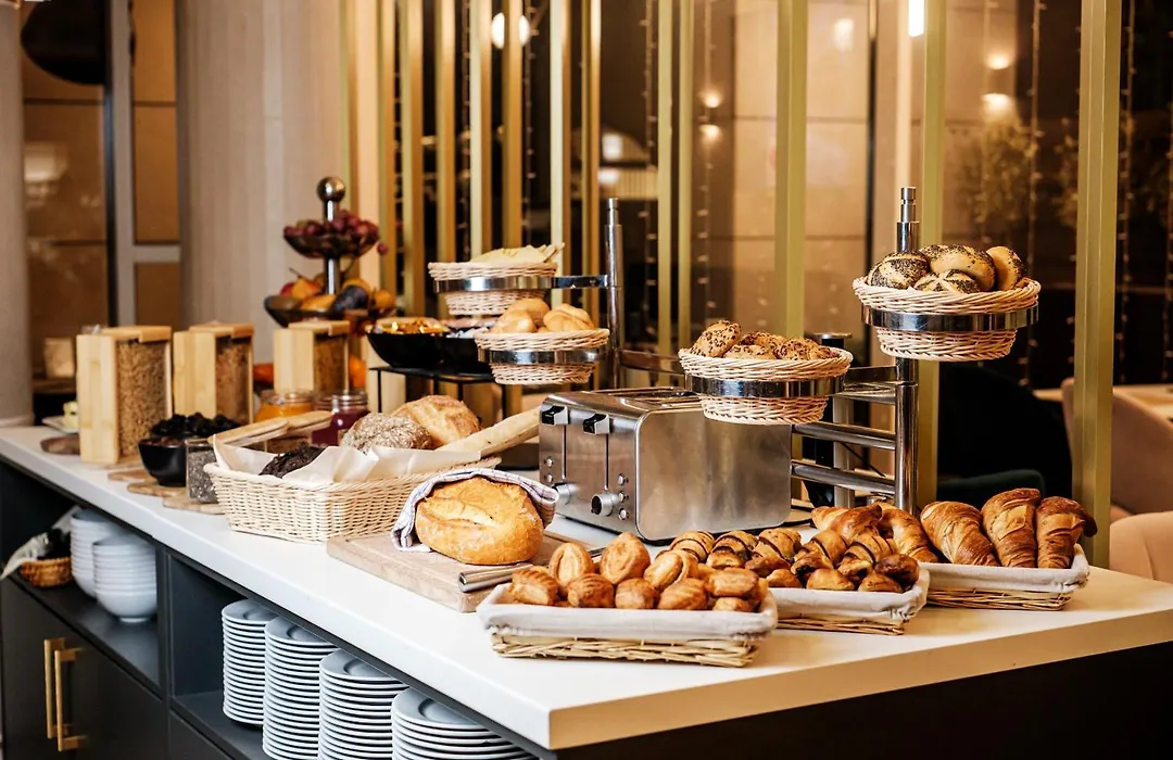 Corso Hotel Pecs-1