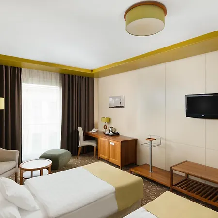 Corso Hotel Pecs-3